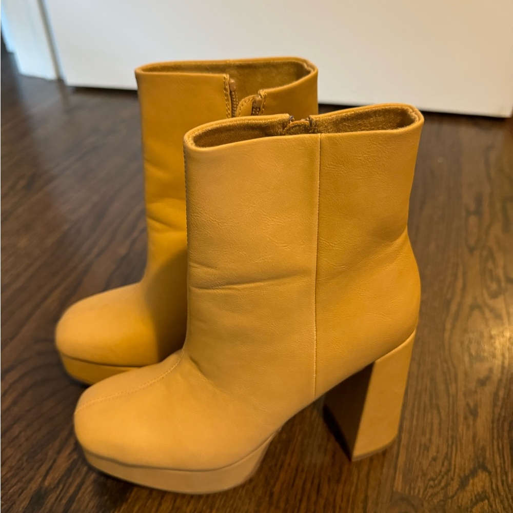BCBG tan platform booties size 6.5